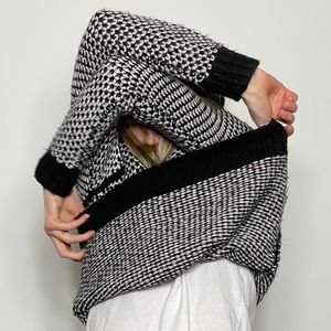 Meet your Posher, Hannah 👽✌️♒️